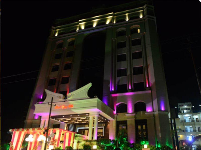 Vijay Intercontinental Hotell Kanpur Exteriör bild