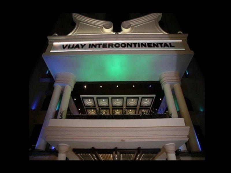 Vijay Intercontinental Hotell Kanpur Exteriör bild