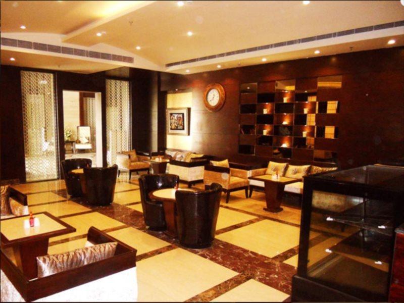 Vijay Intercontinental Hotell Kanpur Exteriör bild
